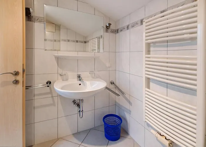 شقة Haus Lowe 2 Stock Nr 4 *