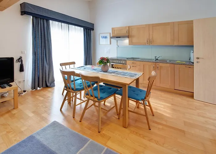 Haus Lowe 2 Stock Nr 4 فيلزموس