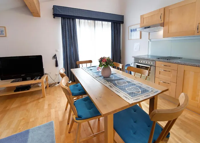 Haus Lowe 2 Stock Nr 4 شقة